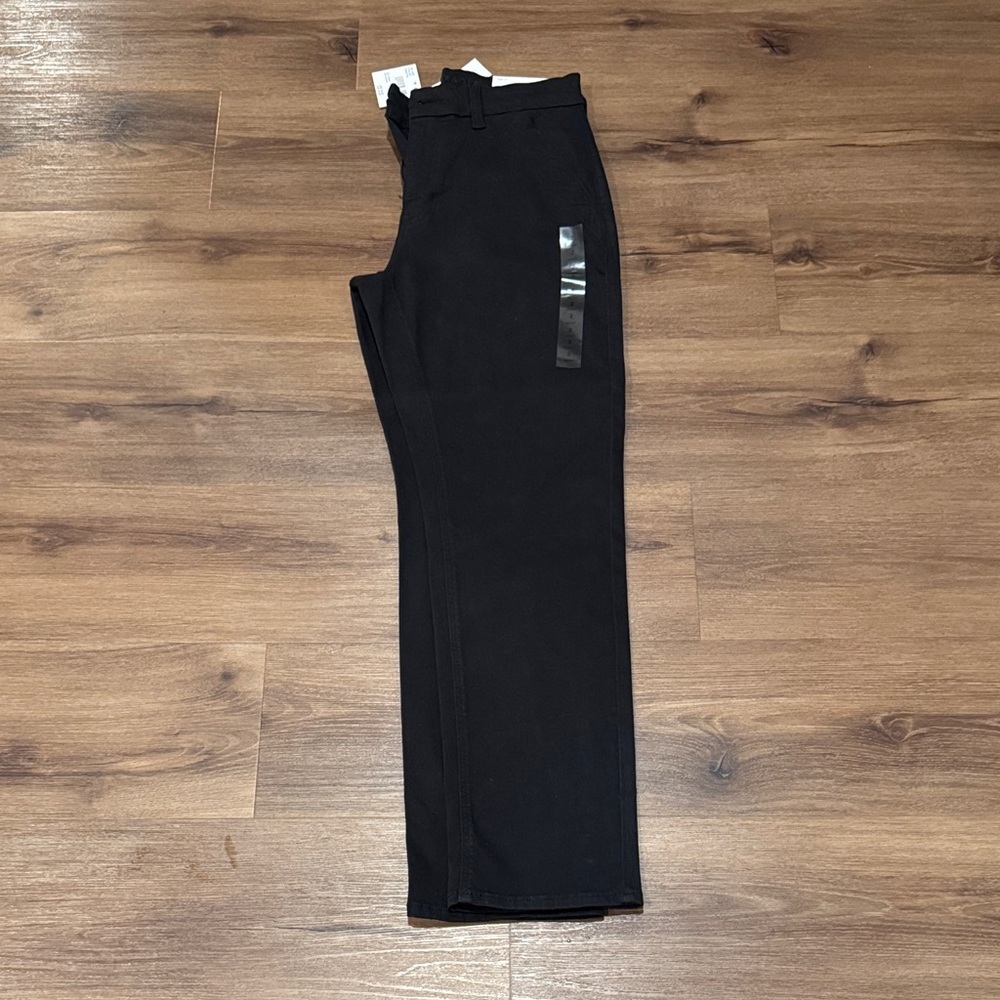 NWT American Eagle Super High Rise Black Straight Leg Pants. Size 2/26 Short - Picture 2 of 6